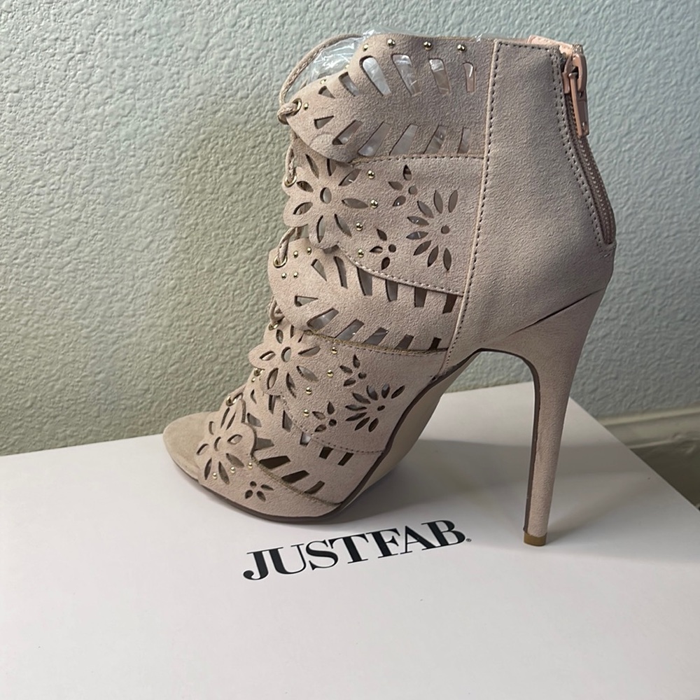 BLUSH LASER CUT HEELED SANDAL